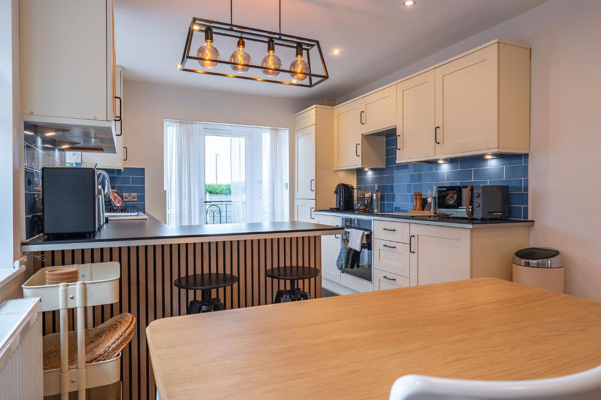 Nature Inspired Bungalow With 3 Rooms - 10 Mins From Manchester Airport Timperley Εξωτερικό φωτογραφία