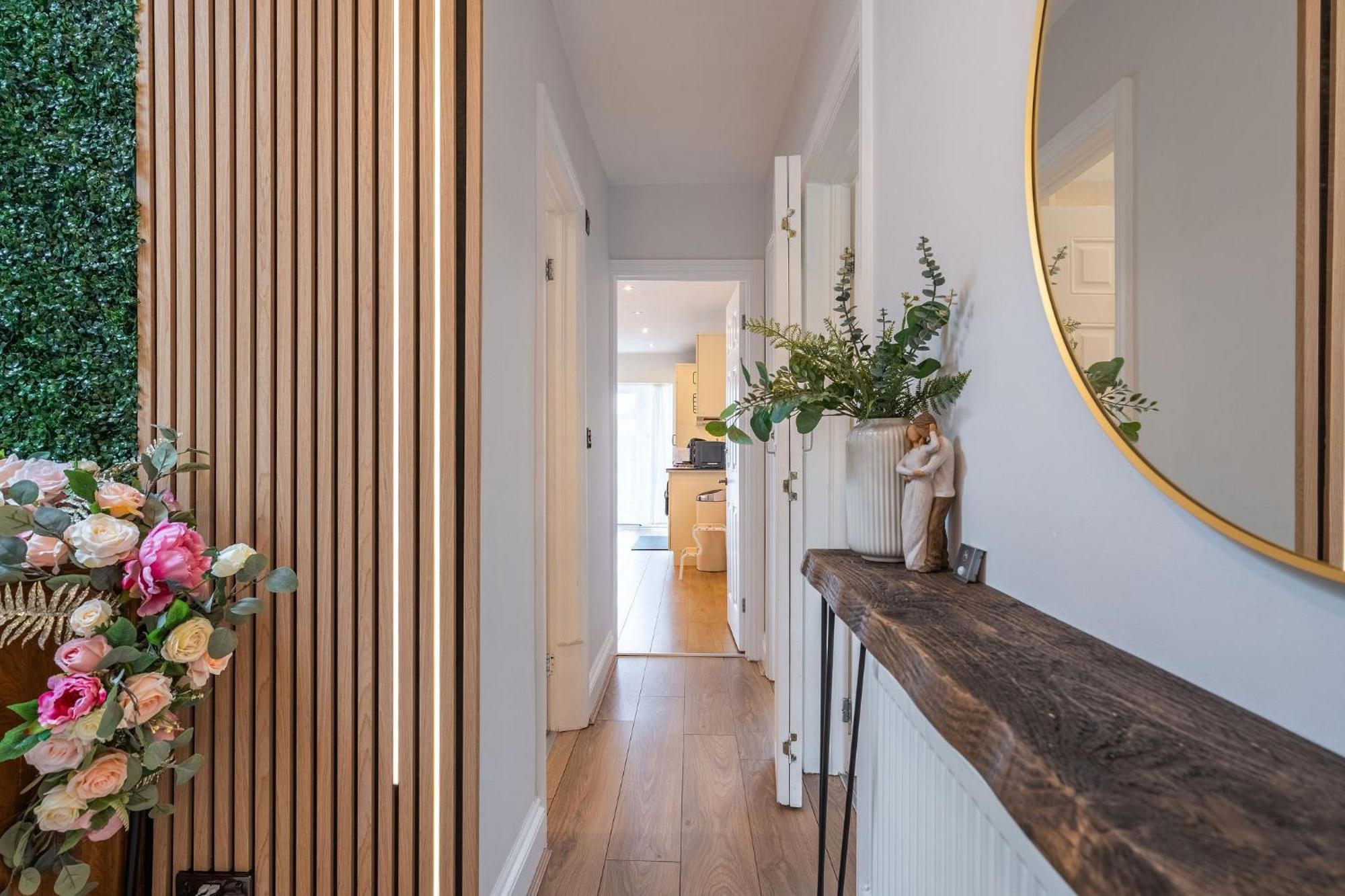 Nature Inspired Bungalow With 3 Rooms - 10 Mins From Manchester Airport Timperley Εξωτερικό φωτογραφία